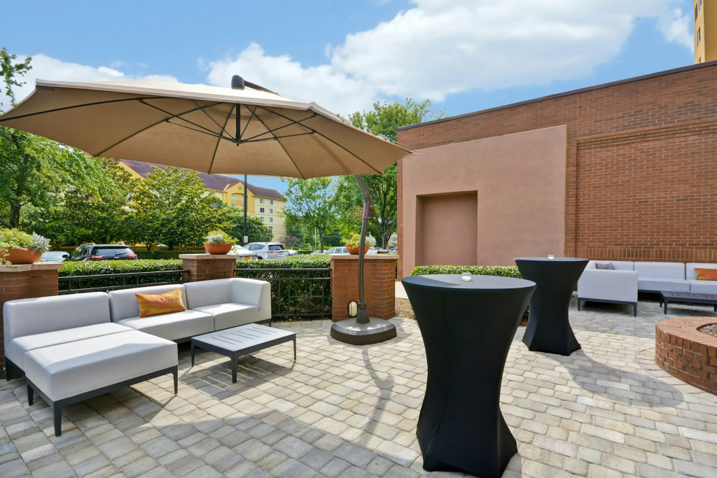 Отель Embassy Suites by Hilton Charlotte