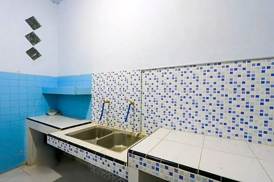 OYO Life 2724 Wisma Wijaya
