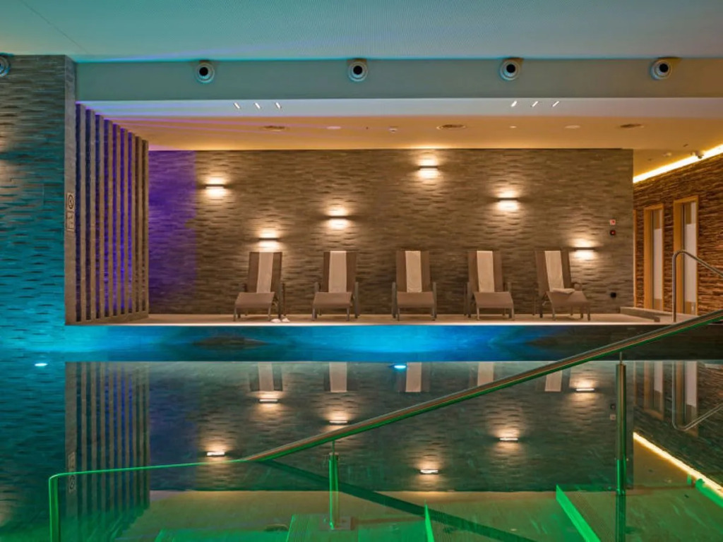 Peaks Place Apartment-Hotel & Spa 34068