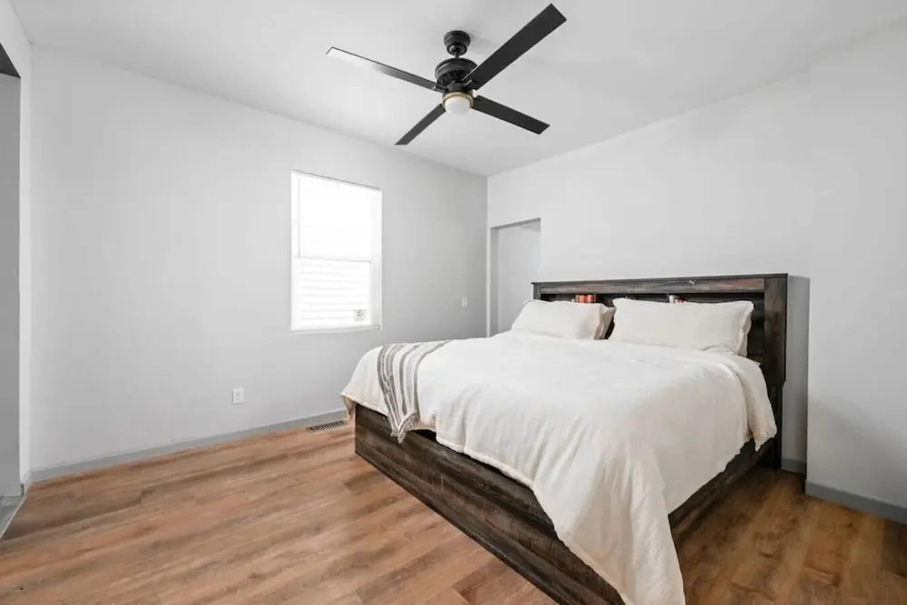 590 Newly Remodeled 4 Bedroom - Downtown