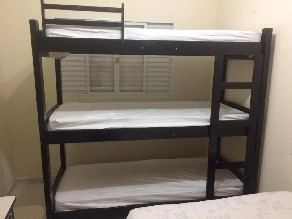 Casa Familiar em Campinas com 2 Quartos, 1 banheiro, 1 vaga para carro