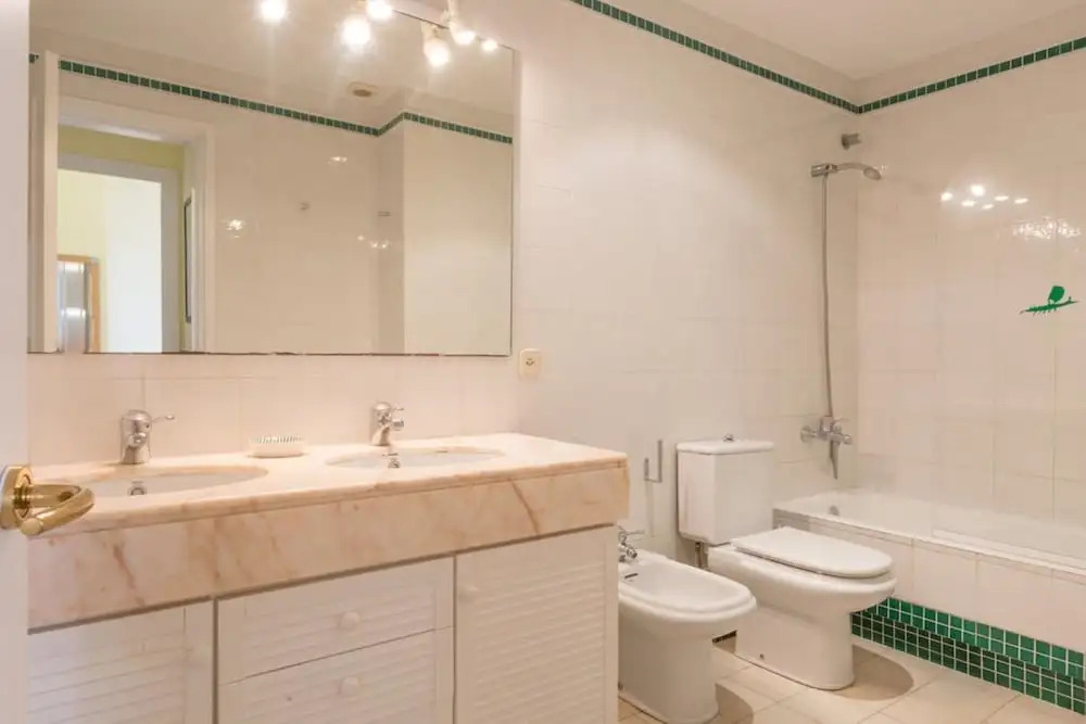 Apartment - 3 Bedrooms - 104673