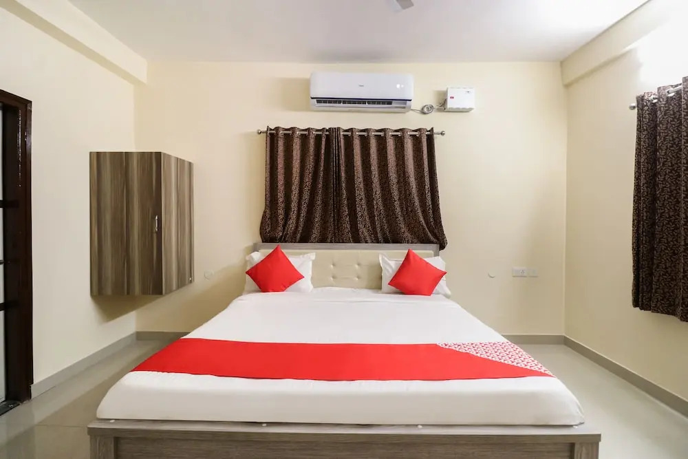 Oyo 43835 Imperial Stays