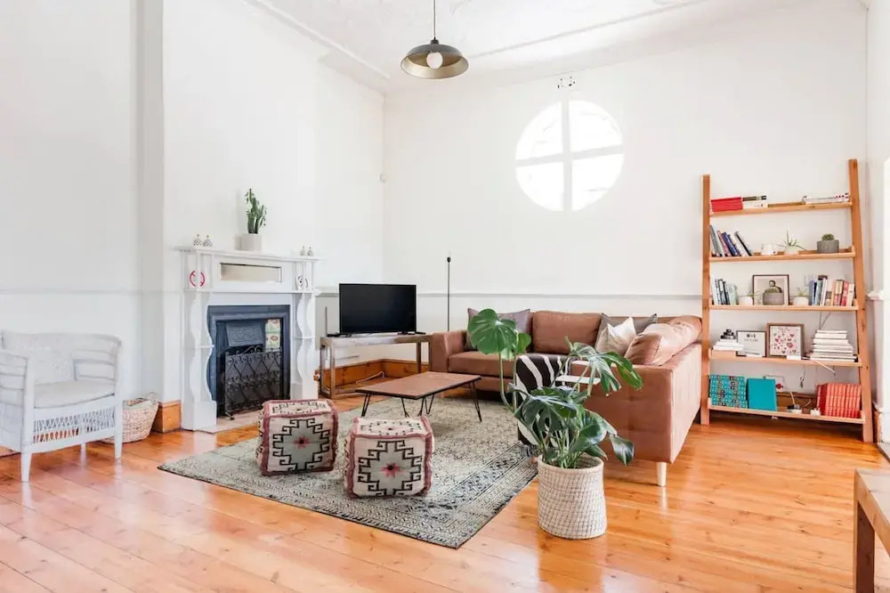 Spacious 3-bed Sunlit Comfort Power Backup
