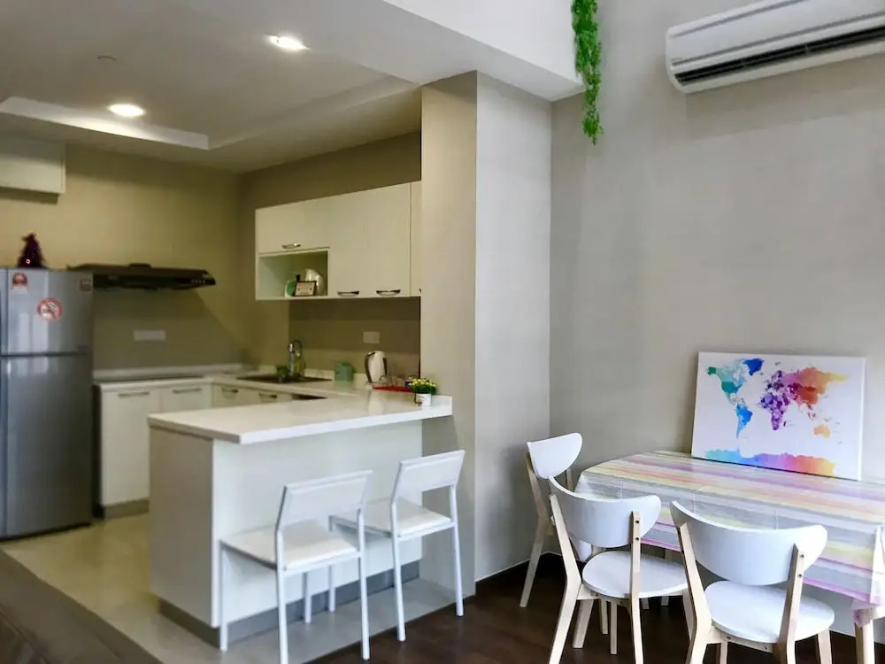 Sunset Seaview Vacation Condos @ R'viera SOHO