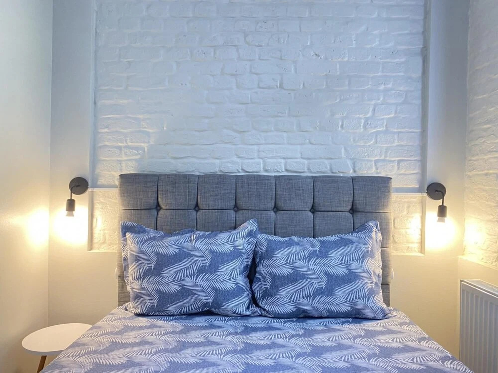 Flat With Balcony Near Flower Passage in Beyoglu