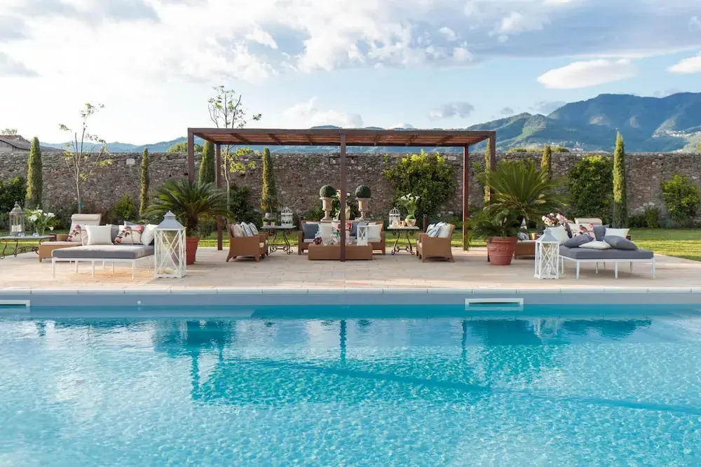 Villa Hugo in Lucca With 5 Bedrooms and 6 Bathrooms