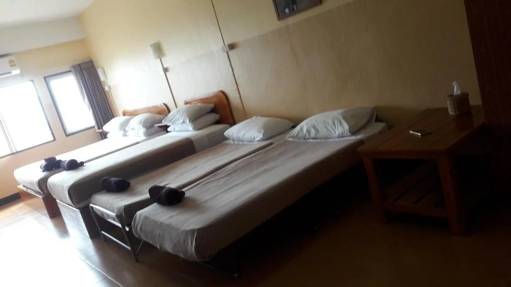 Funky Monkey Guesthouse & Tours