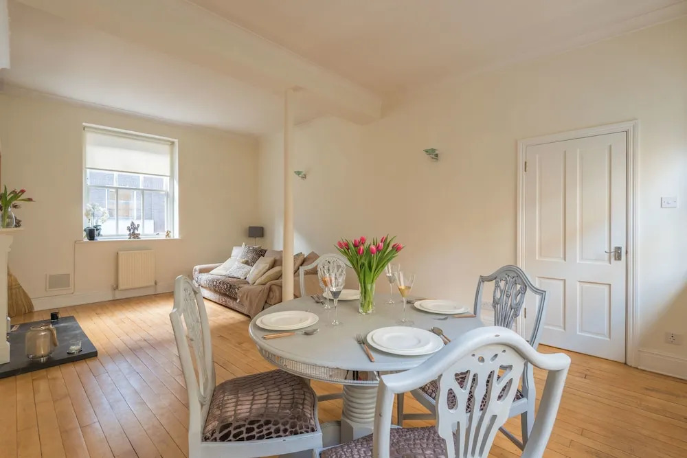 Modern mews home in Kings Cross