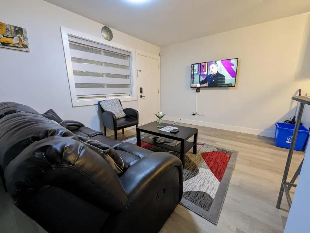 Modern & Luxurious Suites in Surrey