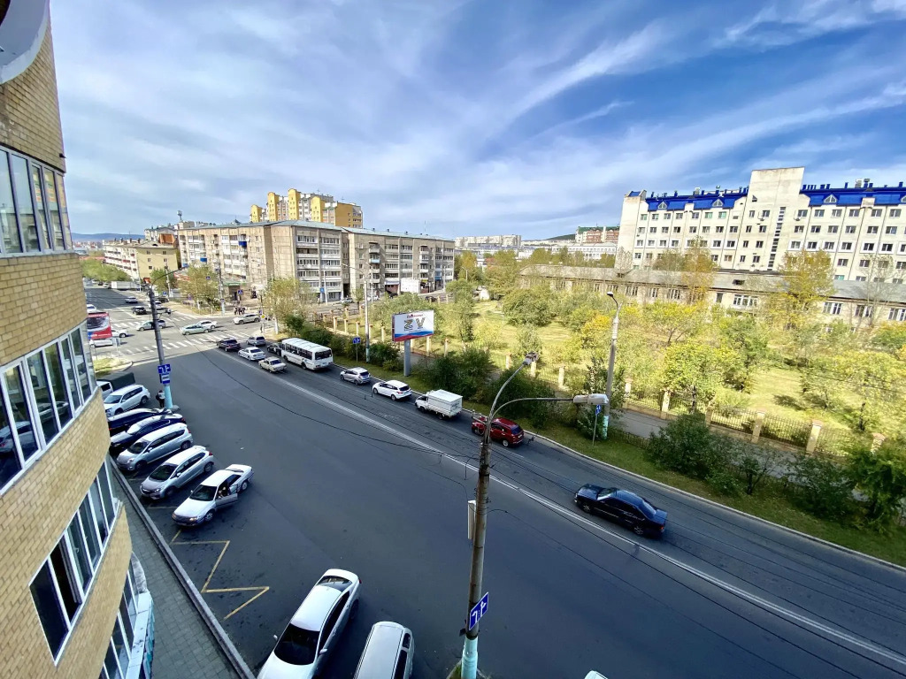 Декабрист на Ленина 17