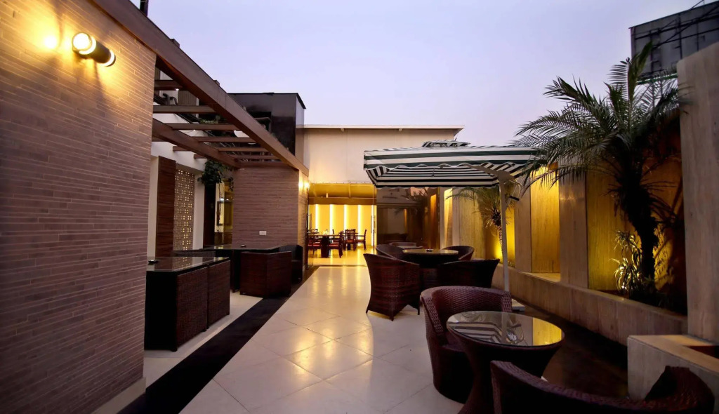 Hotel The Prime Balaji Deluxe, City Centre, With Free Airport Pickup