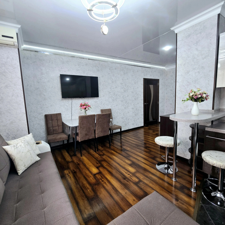 2kom V Tsentre Goroda Flat