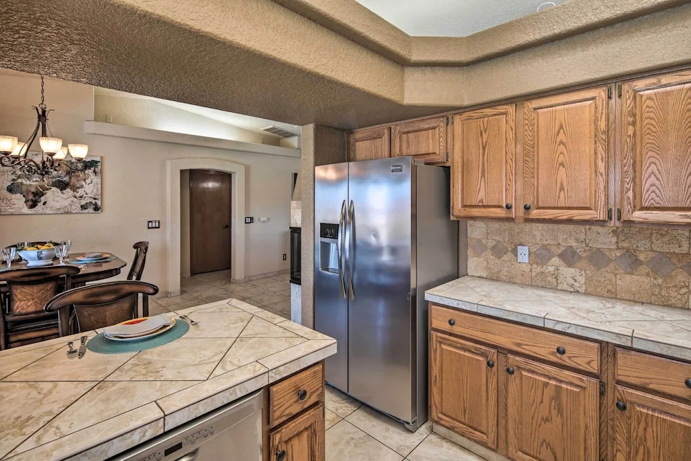 Heated Pool, Spa & Mtn Views: Lake Havasu Home!