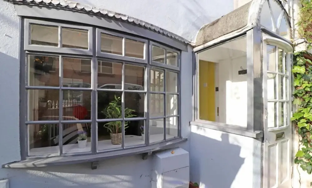 Sunny Cottage - Central Brighton Lanes - Sleeps 6 to 8 Guests