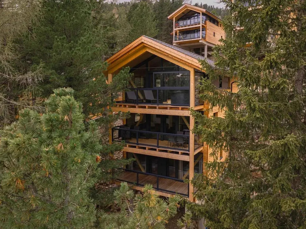 Attractive Chalet Sauna & Hottub