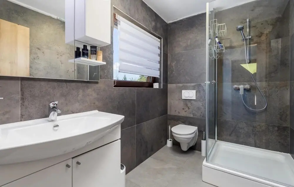 Awesome Caravan in Slunj with Hot Tub, WiFi & 2 Bedrooms