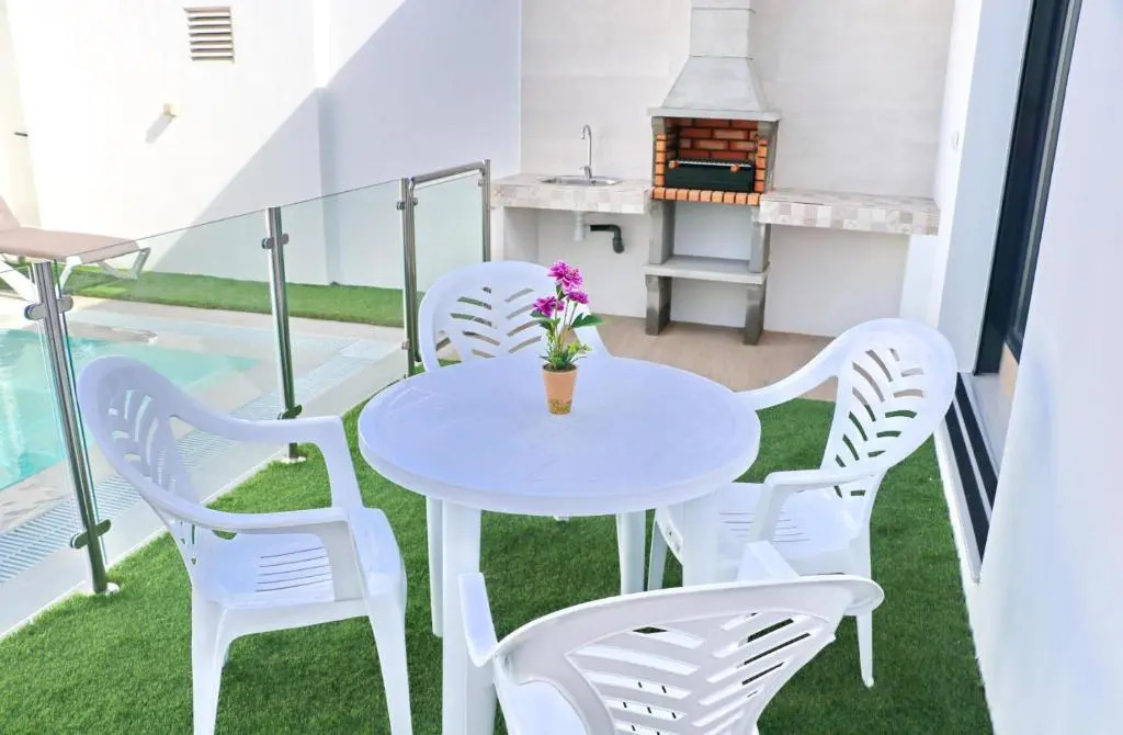 Casa con piscina de agua salada II
