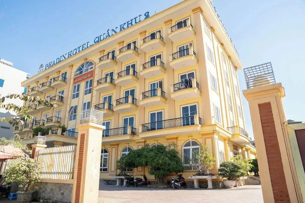Pha Din Hotel