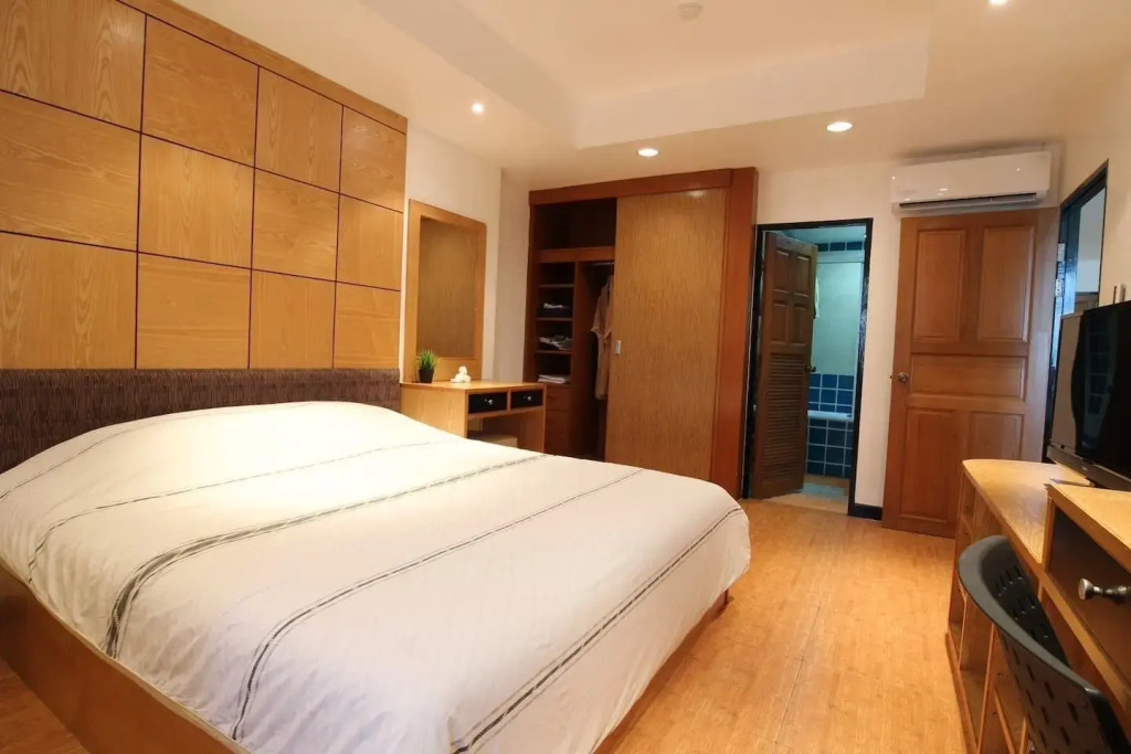 Serena Sathorn Suites