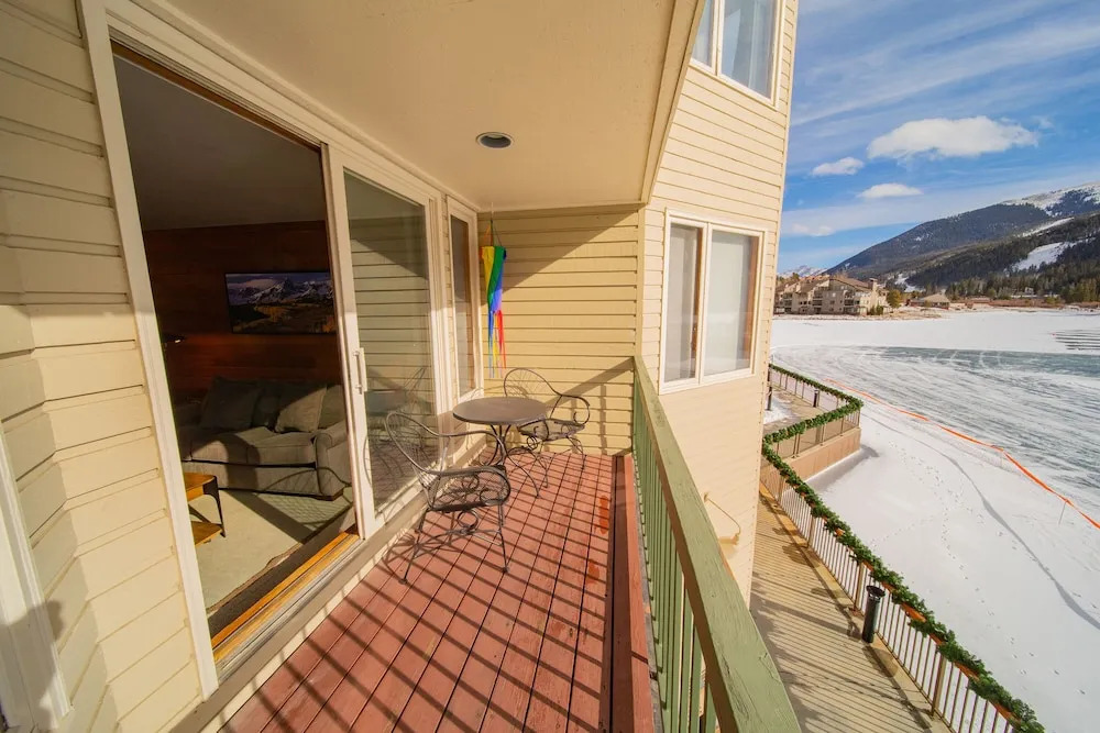 Lakeside 1476
