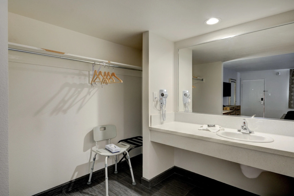 Thunderbird Boutique Hotel