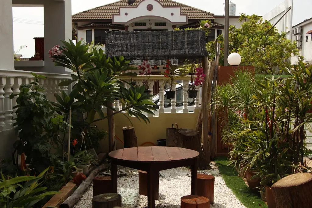 Three Little Birds Home - Hostel