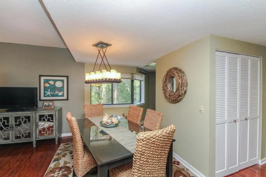 Village House 303, 2 Bedrooms, Sleeps 6, Elevator