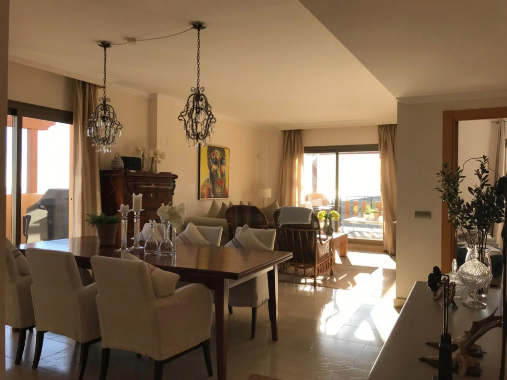6482 - Luxury one level Penthouse