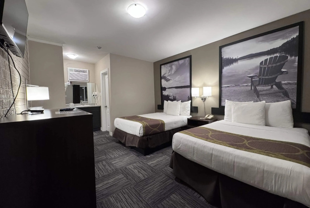 Super 8 by Wyndham Guelph
