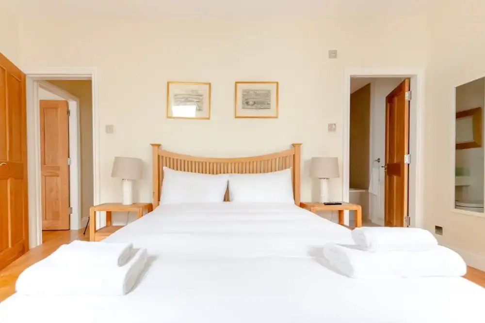 Spacious and Central 3 Bedroom House in Paddington