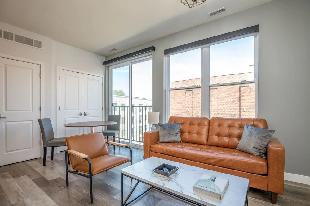 Steelyard - Modern Soulard Apts with Pool by Zencity