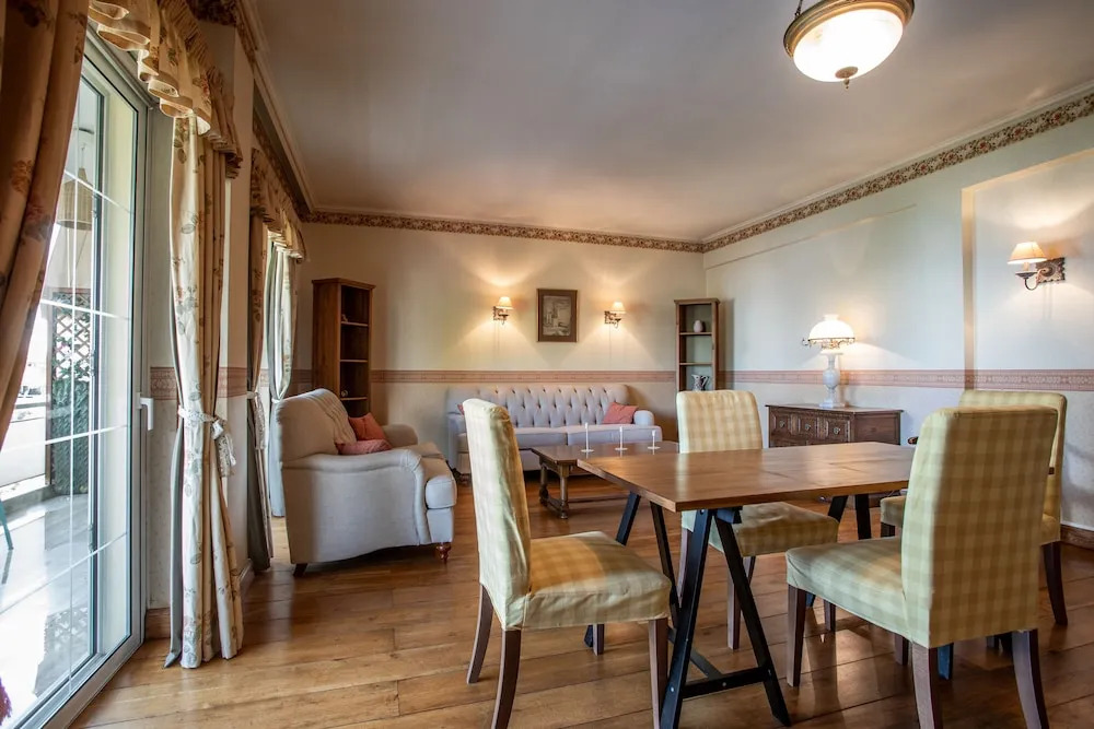 Beautiful 3rd floor flat