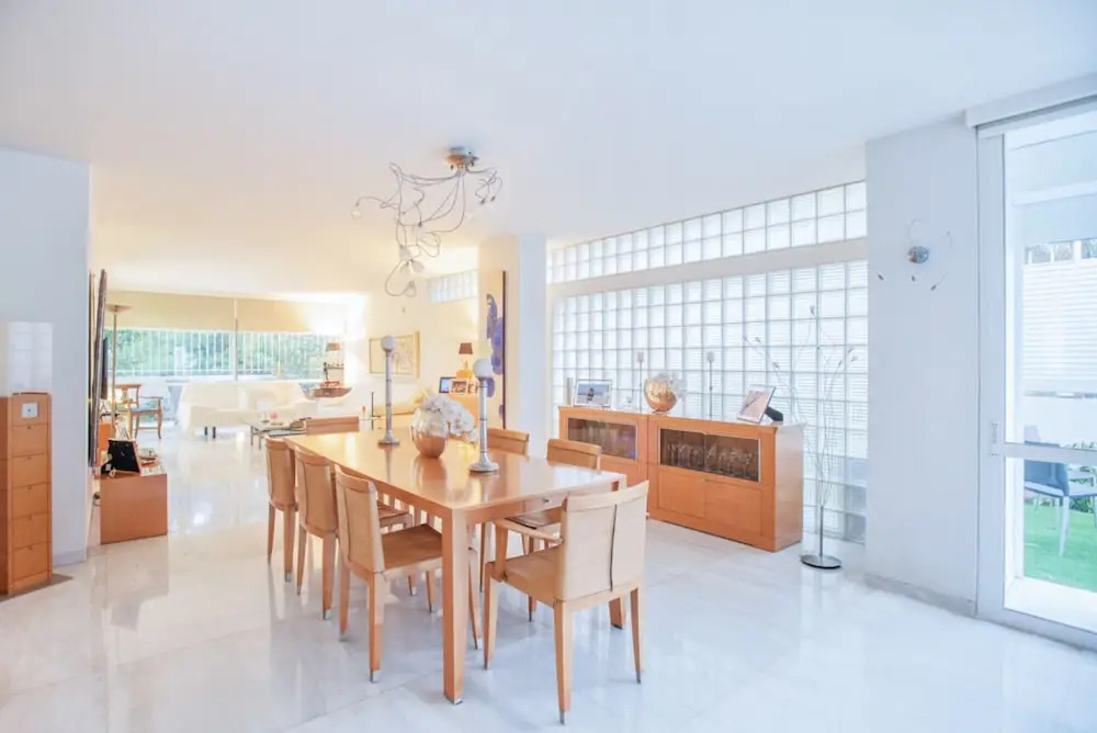Perfect Athenian Villa