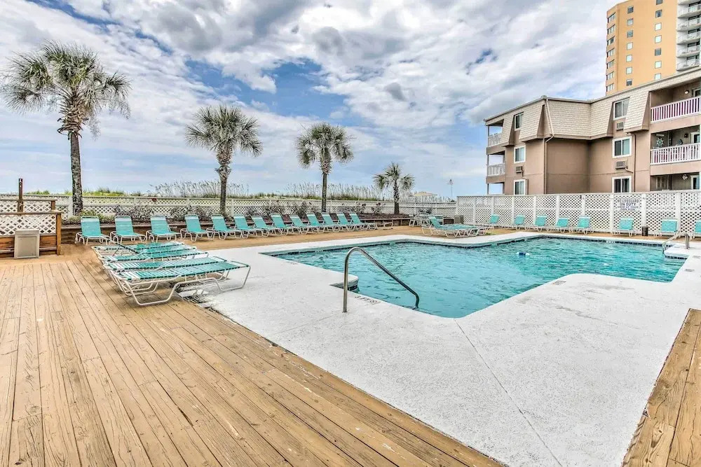 Pelicans Watch Beachfront Condo With Ocean Views!