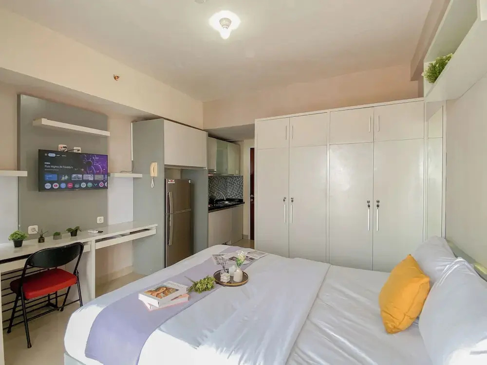 White Toned Studio At Apartment Taman Melati Margonda