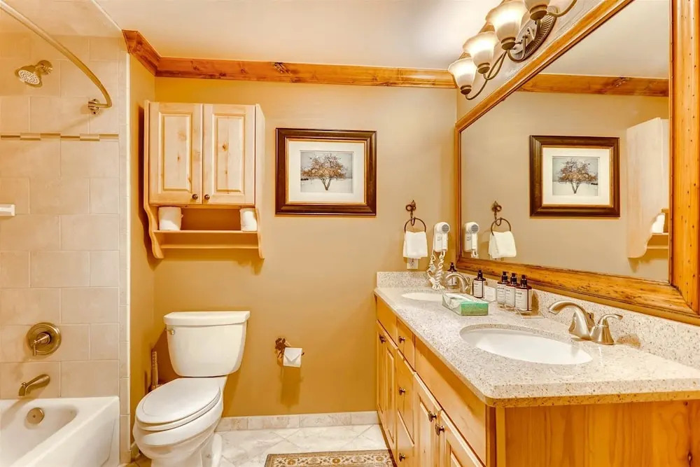 2 Bedroom Colorado Mountain Vacation Rental In River Run Village With Hot Tub Access And Walking Distance To Ski