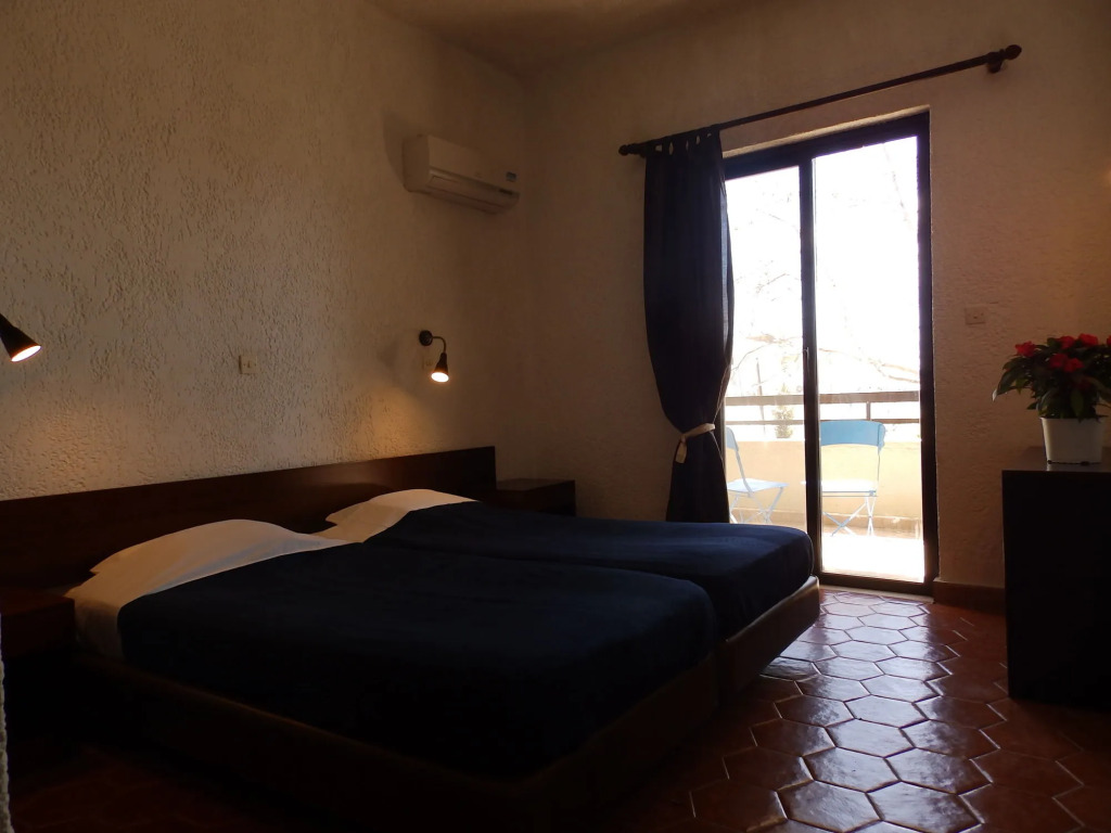 Emmanuel Apartments