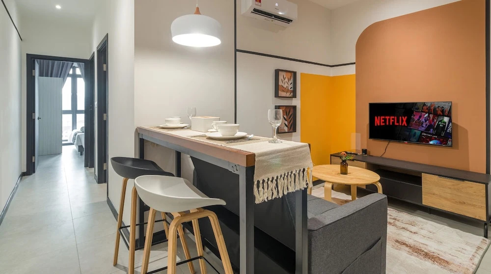 Neu Suites Residence, Embassy Row