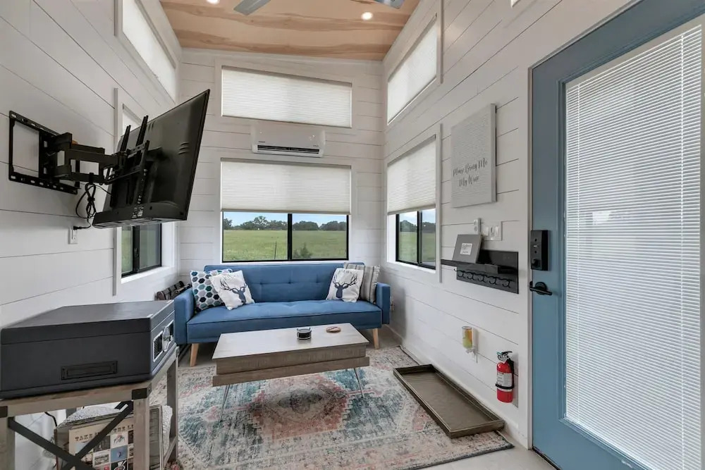 Luxury Tiny Home w/ Hot Tub&grill