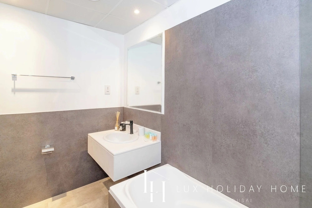 LUX  The Luxurious Central JBR Suite