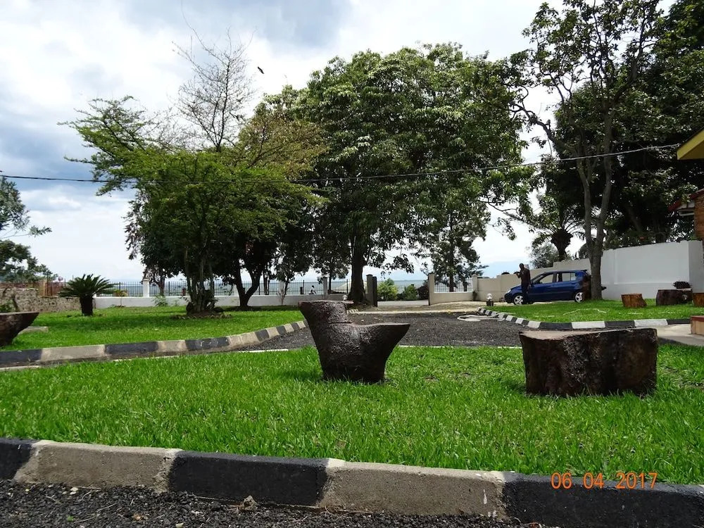 Kivu Beach Garden
