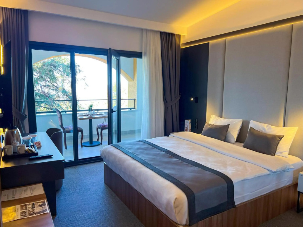 Sera Lake Center Hotel