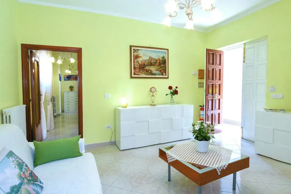 Daisy House