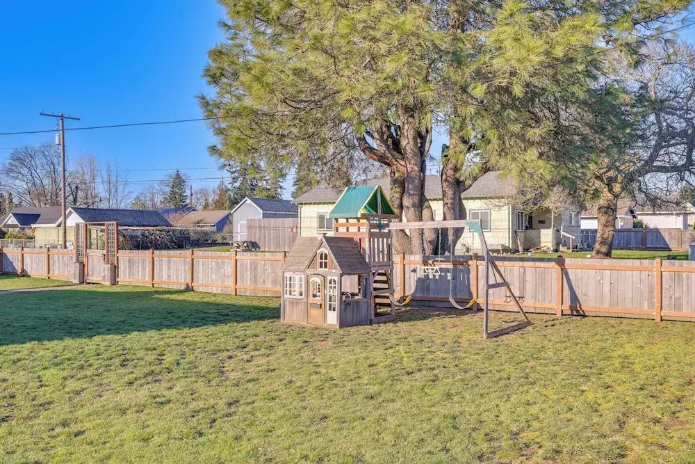 Centralia Retreat: 2 Mi to NW Sports Hub & Outlets