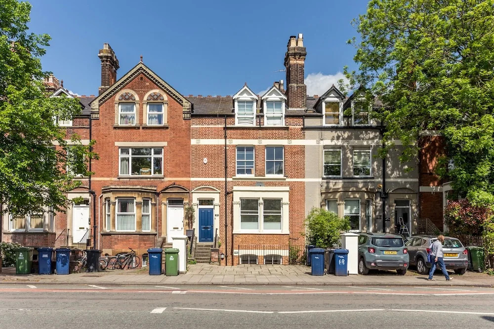 Beautiful 2-bedroom Flat in a Victorian House