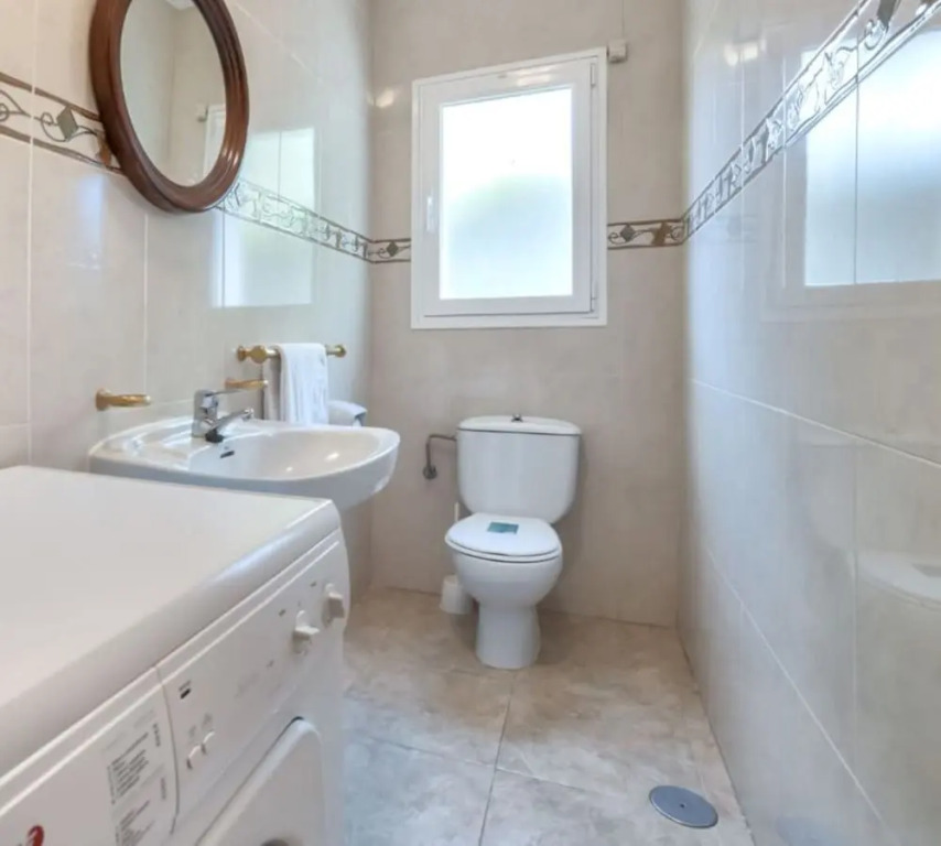 Villa - 12 Bedrooms with Pool and WiFi - 106430