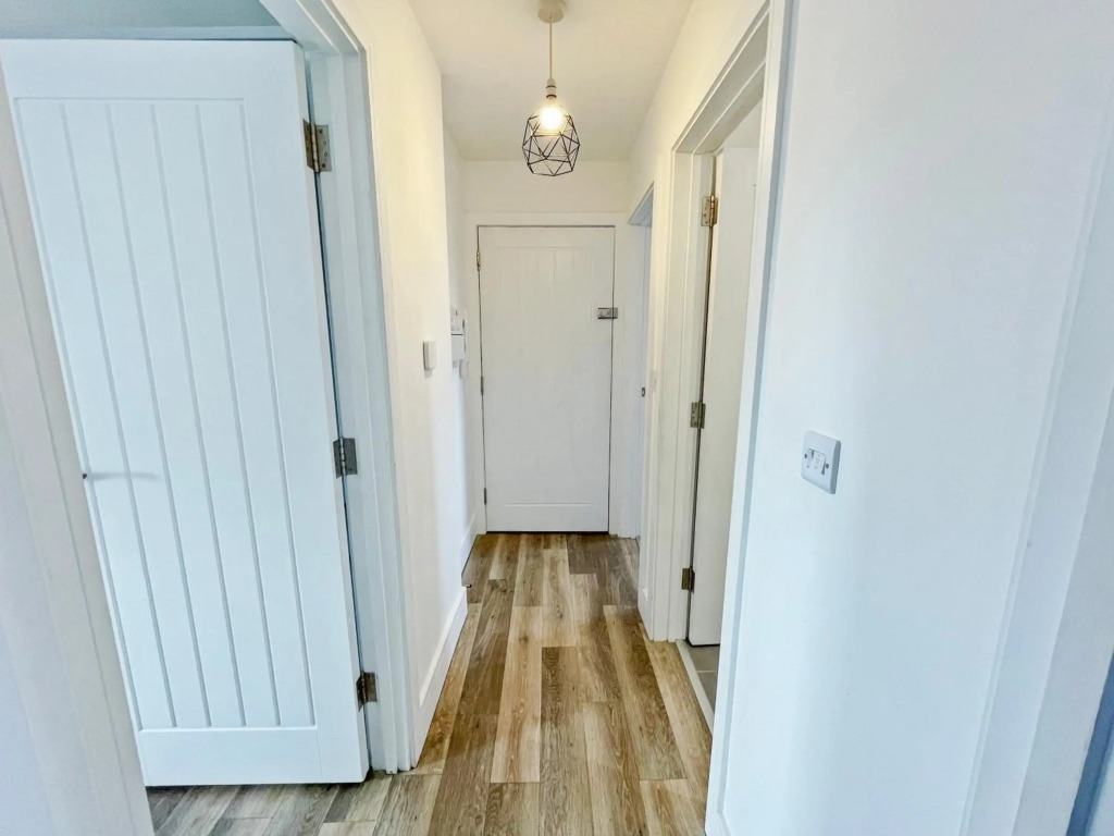 EasyStays - Modern Apartments in Windsor with Parking