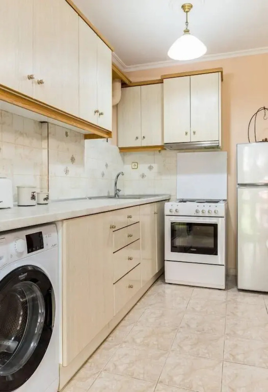 Sunny apartment with 2 bedrooms and Garden