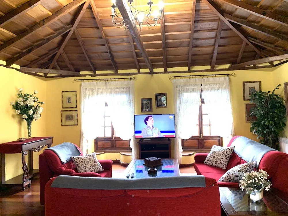 Casas La Paredita